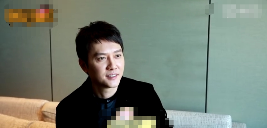 冯绍峰接受采访,谈与赵丽颖的婚后甜蜜,还经常