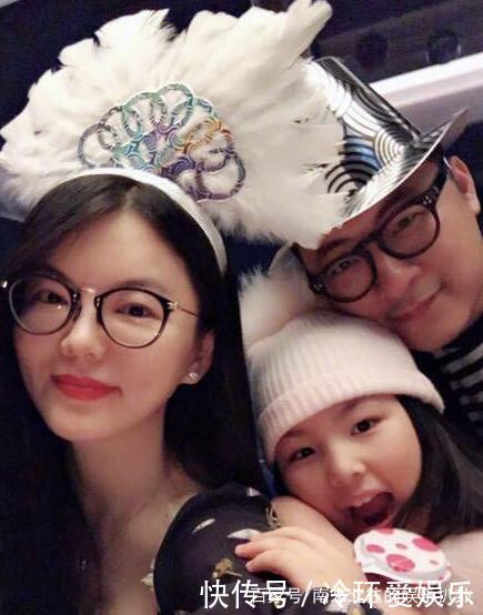 李湘怒了!霸气回应老公酒店约会美女事件,微信