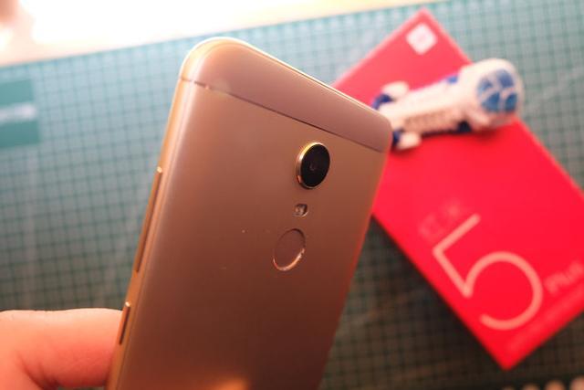 红米5 Plus迟来的开箱上手简评:目前红米系列内