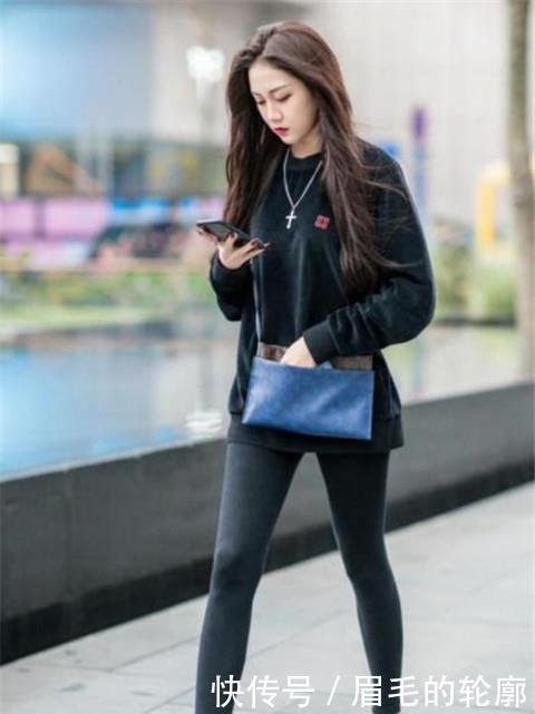 路人街拍:可爱性感的小姐姐,唯美的穿搭很动人,笑容甜美可爱 皇冠国际亚洲