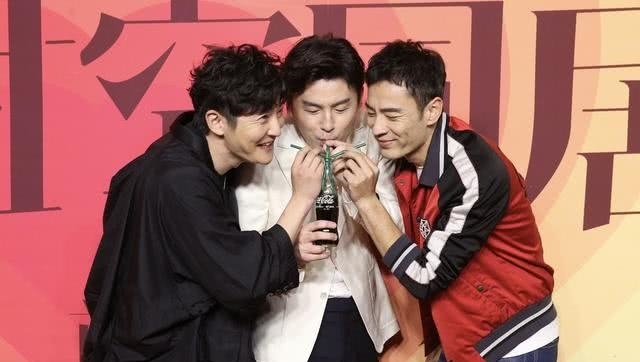 郭京飞和陆毅是同一个丈母娘,谁更讨岳母喜欢