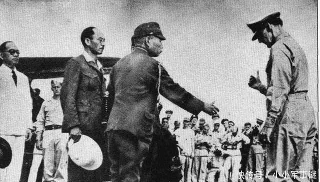日本投降麦克阿瑟对日本天皇提三个要求,安排