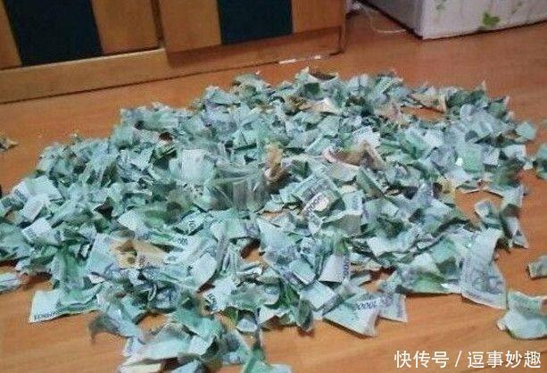 丈夫把家里现金保存在洗衣机,妻子打开一看瞬间瘫倒在地