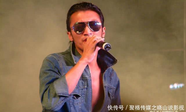 明星演唱会情绪失控,薛之谦摔话筒,谢霆锋怒砸