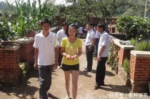 大年初一女孩在家相亲,一天看了十多个男孩子,是种怎么样的体验