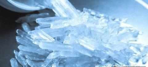 吸食冰毒图片