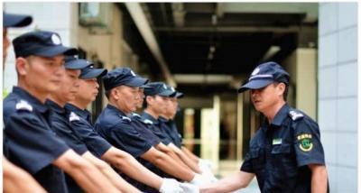 为什么富士康的工人,宁得罪课长,也不敢得罪保