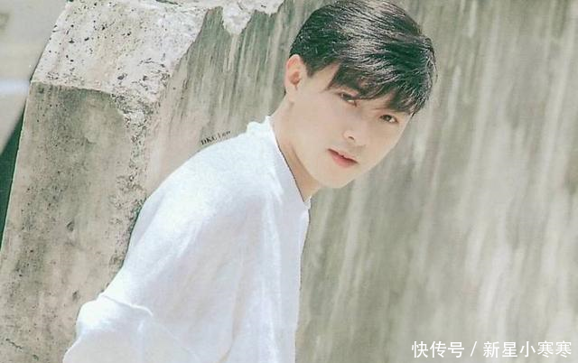 张卫健颜值巅峰旧照曝光! 网友 我喜欢他光头其