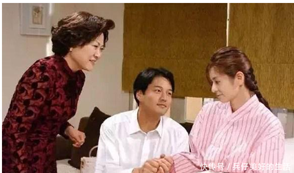 为了还债,父母将我嫁给傻子当老婆,三年后我还