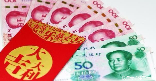 小姑子出嫁,嫂子送三千红包,看到家族群的聊天