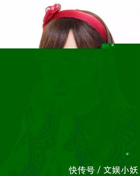 黄子韬微博晒女装照,撩人大腿抖包袱,点名完爆