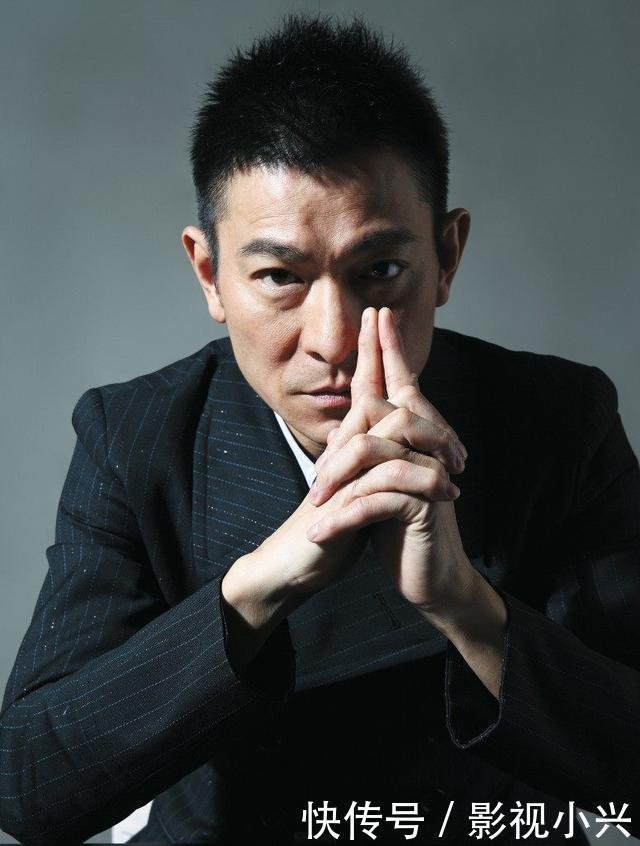 张敏评李连杰、刘德华,都是4个字,而评周星驰