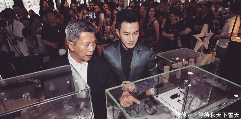 刘恺威终于发文官宣喜讯,网友引热议,恭喜恭喜