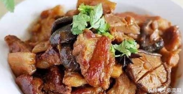 美食推荐:家常小炒鸡、手撕杏鲍菇、菌菇五花肉的做法 银河娱乐场官方网站下载