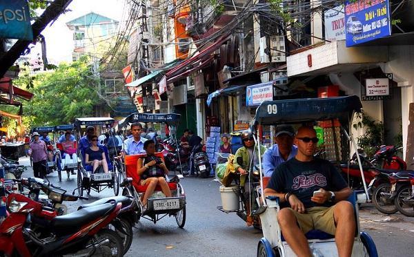 100元人民币可以换33万多越南盾,在越南能买