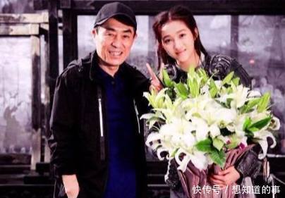 关晓彤京圈里攀关系,张艺谋替她喊话:我说她