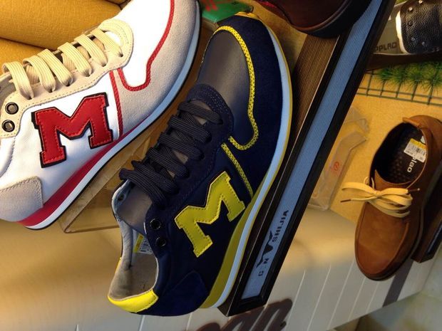 请问在网上哪里可以买到这款鞋子?求<em>链接</em>,谢谢