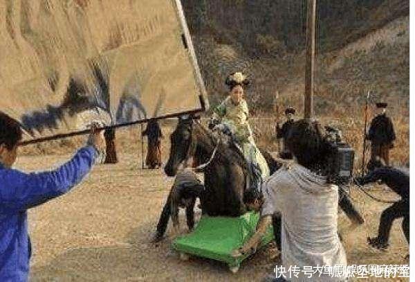曝剧组论文再现v剧组骑人代影视骑马网友群替人搞笑图片图片