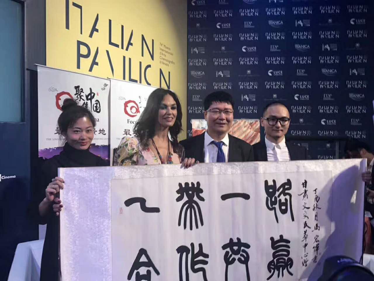 刘亦菲拍水戏变落汤鸡,羡慕的背后是努力的结