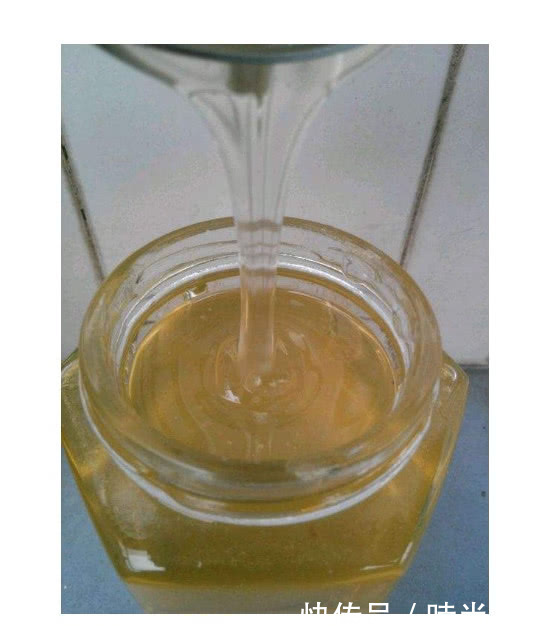 女人不知,蜂蜜配它还能这样用?每晚擦脸,一周