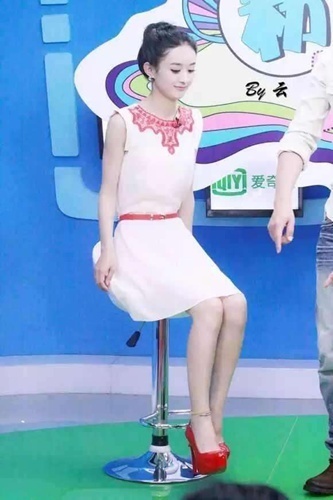 赵丽颖高跟鞋最新 t013ded585f37ff8ab0.jpg?size=333x500