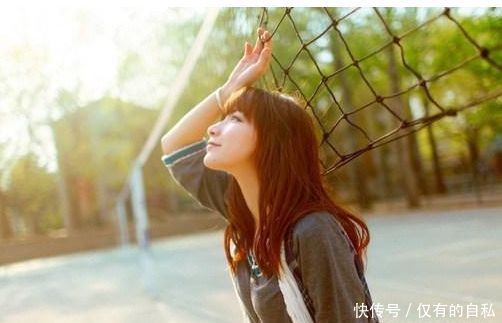 母亲生病我照顾半年,房子拆迁她把钱全部给了嫂子,我笑着流泪