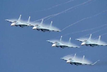 美国终于出手,和俄罗斯战机对峙40分钟,普京