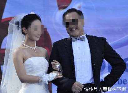 23岁貌美女子嫁55岁男子, 结婚一个月离婚, 男子: 身体吃不消