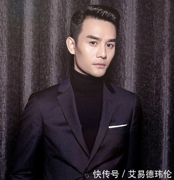 王凯疑似恋情曝光,女方七夕晒11朵玫瑰照