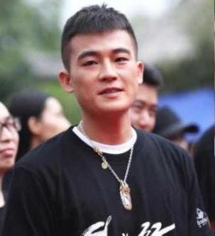 欧豪方否认与谭松韵恋情