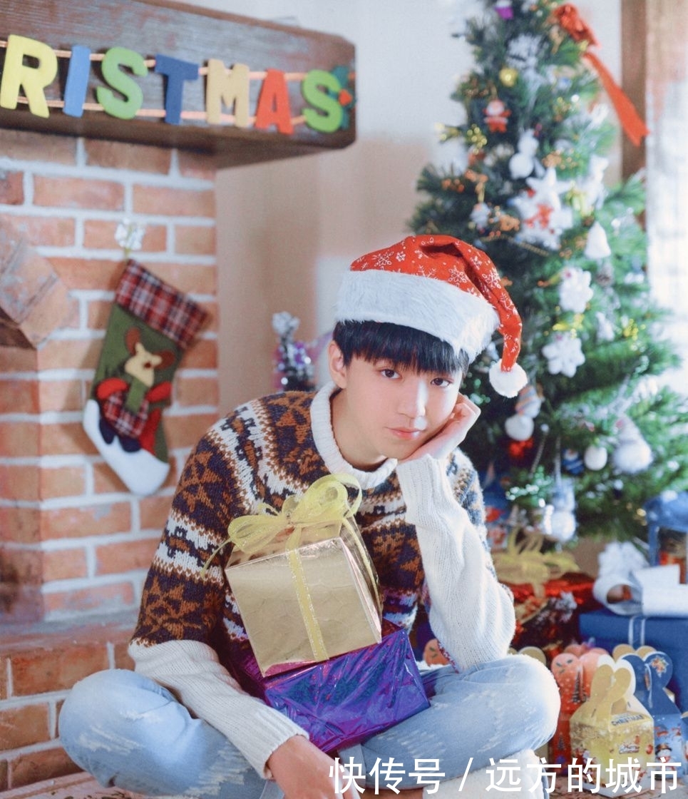 王俊凯圣诞节想见王源和千玺,工作室晒出的最