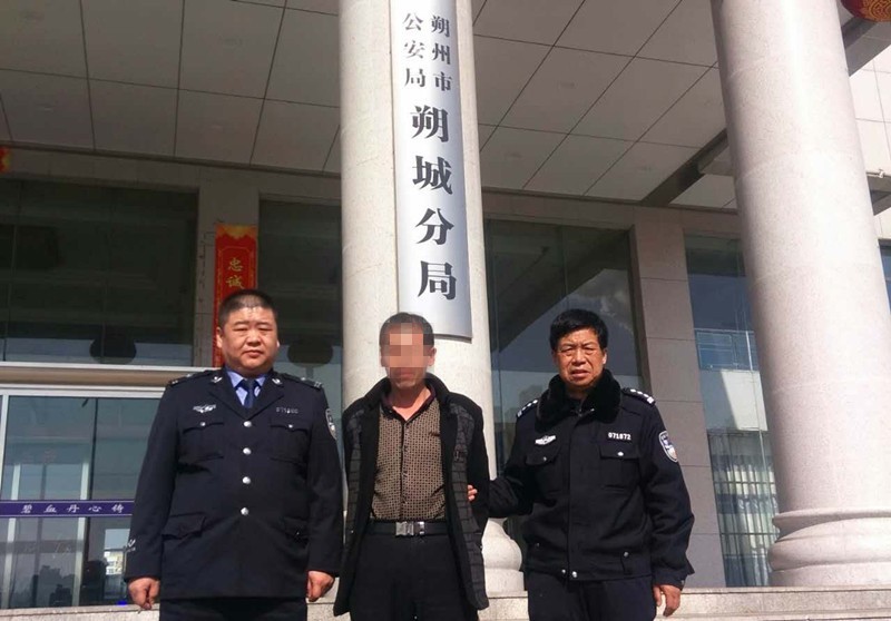 宁武县交警大队成功抓获一名网上在逃人员