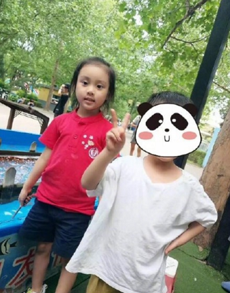 贾乃亮回应出游照怒斥无聊新闻带来伤害，称李小璐在做一个好妈妈