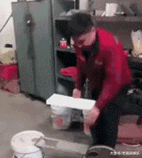 搞笑gif:一顿操作猛如虎,一到医院两万五