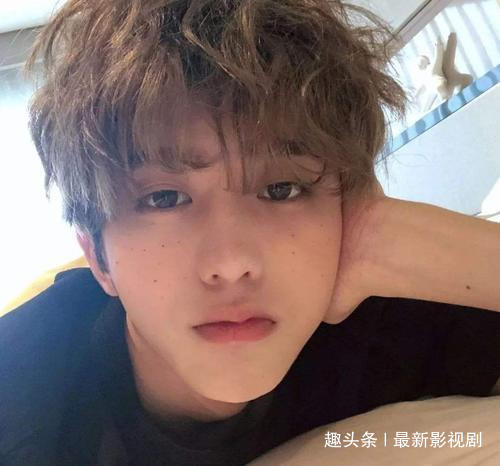 5位不爱v表情的男星王俊凯嫌弃的小表情,表情为铺他因包搞笑上下睡觉图片