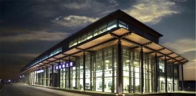 奔驰女车主维权靠网络西安利之星后台牵扯出军