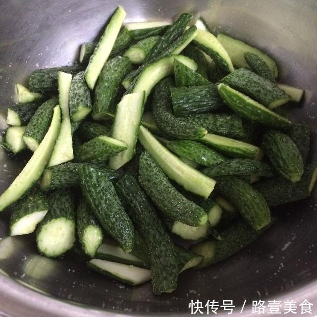 t014adf94fd25b45397.jpg