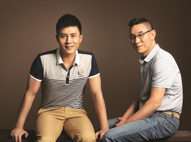 陈妍希的圆脸原来是遗传了妈妈，而小岳岳基因强大全家共用一张脸