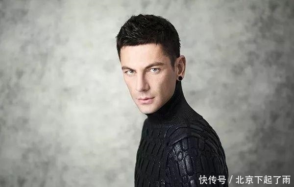 每年追《权力的游戏》,都提前一个月做好挨虐