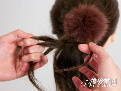 <em>编头发花样</em>图解编发点缀时尚发型_360问答