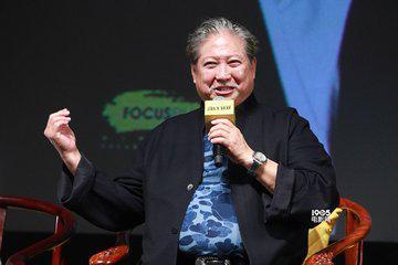 洪金宝近照曝光身材清减，自曝把太太允许他娶二奶当做减肥动力
