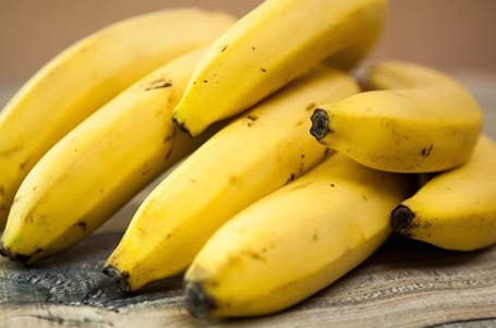 香蕉不要与这些同吃,轻则中毒重则致癌,别傻乎