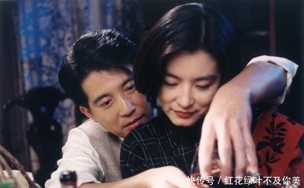 身材发福显衰老,却难挡林青霞强大气场,戒指透