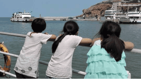 20岁女子为圆梦, 边旅行边做生意, 3天赚8千元