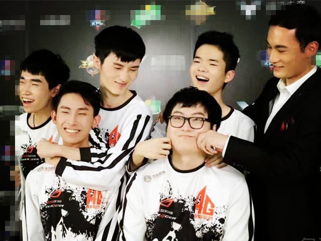 保级赛AG超玩会惨败,梦泪失误频频,AG会想仙