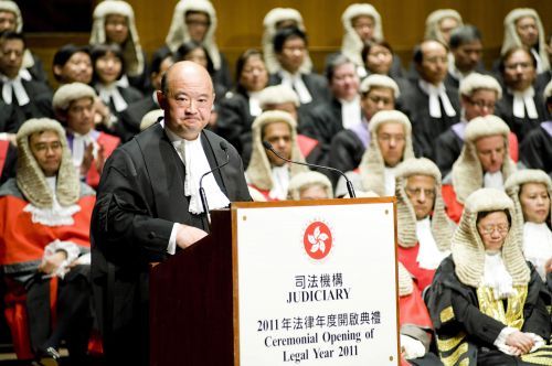 香港立法会任命两外籍大法官 议员建议审查其背景 - 天地人 - 天地人和 香港立法会任命两外籍大法官 议员建议审查其背景 - 天地人 - 天地人和