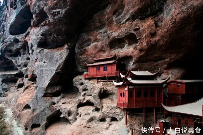 福建悬空寺，距今已有800多年，名气不大游客不多！