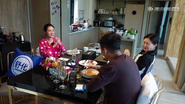 《幸福三重奏》最大的戏精不是大小S姐妹花，而是皇上陈建斌