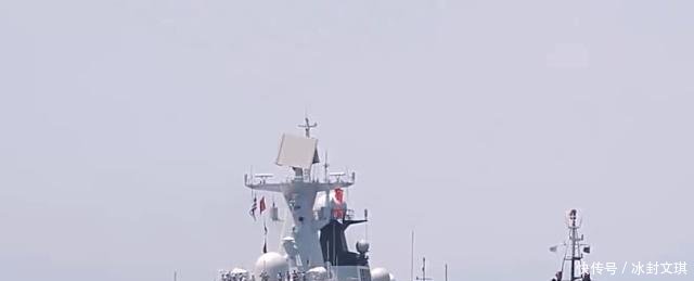 中国军舰奔赴也门撤侨,突然4架战机低空掠过,