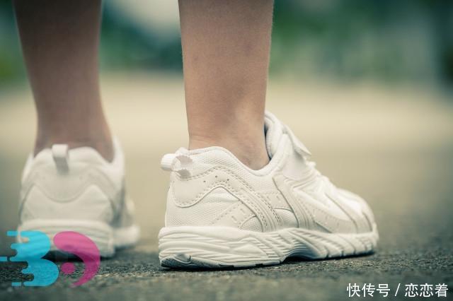 小白鞋再也不用愁 3个妙招火速清理干净